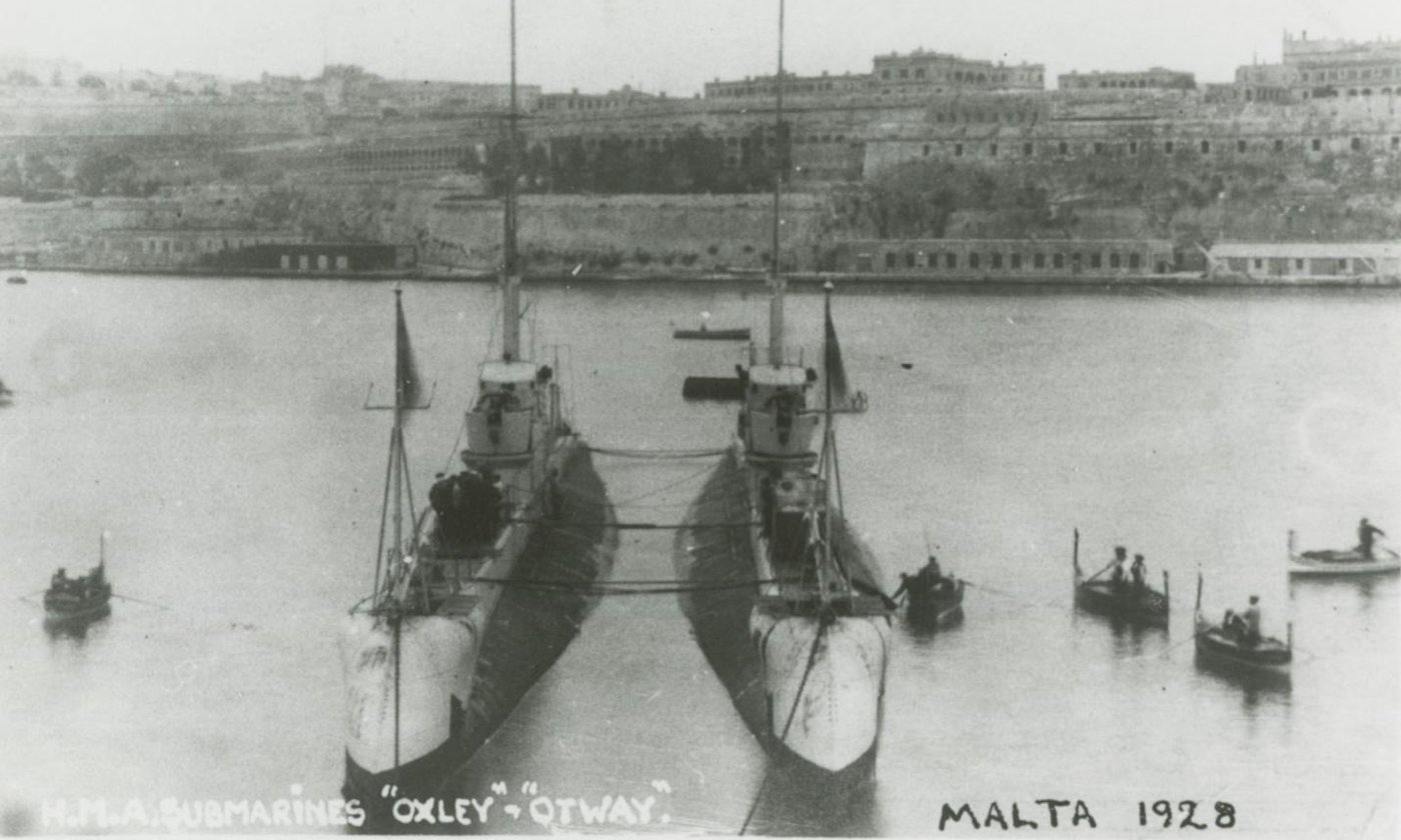 HMAS Oxley (1) and HMAS Otway (1) undergoing repairs