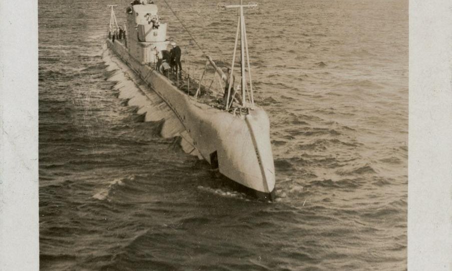 HMAS Oxley in Jervis Bay