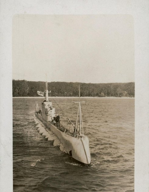 HMAS Oxley in Jervis Bay