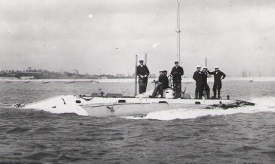 HMS Holland 1 underway